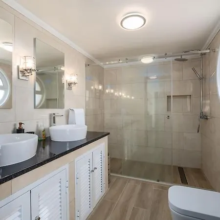 بيت للعطل Sea Avenue Palace *