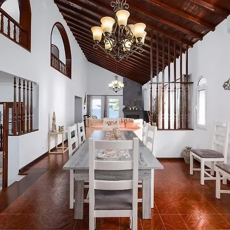 بيت للعطل Sea Avenue Palace *